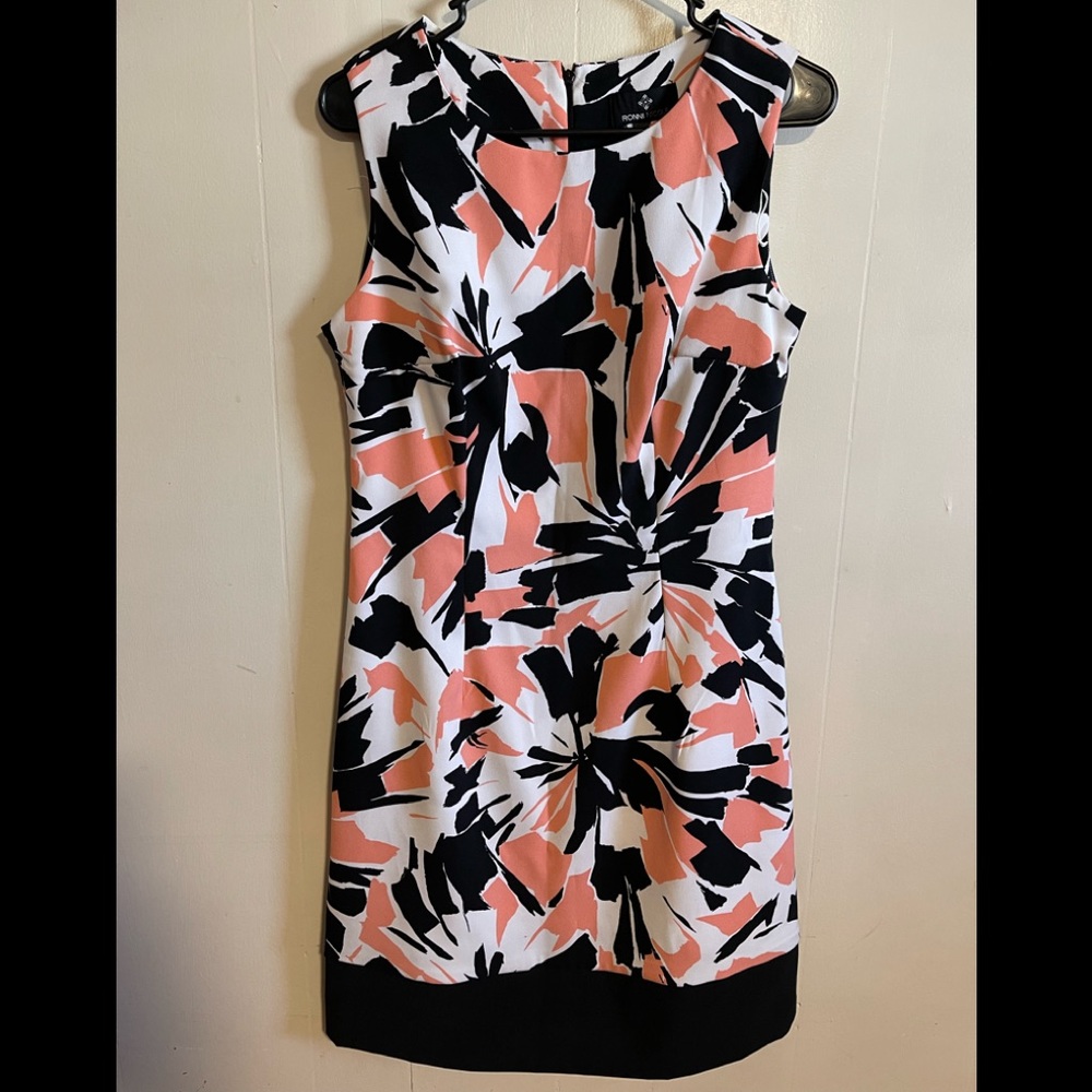 Ronni Nicole Sheath dress, Sleeveless, size 8, Floral design